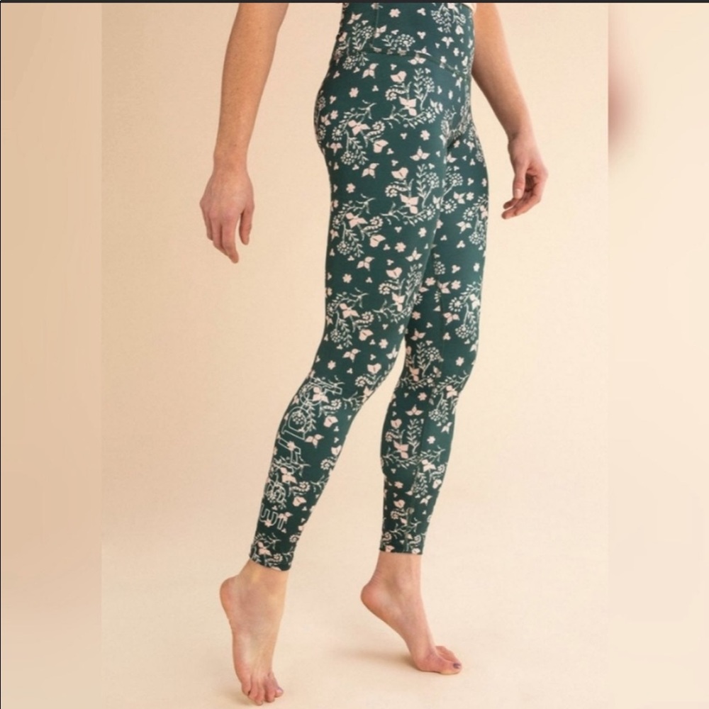 Beyond Yoga Green Floral Leggings